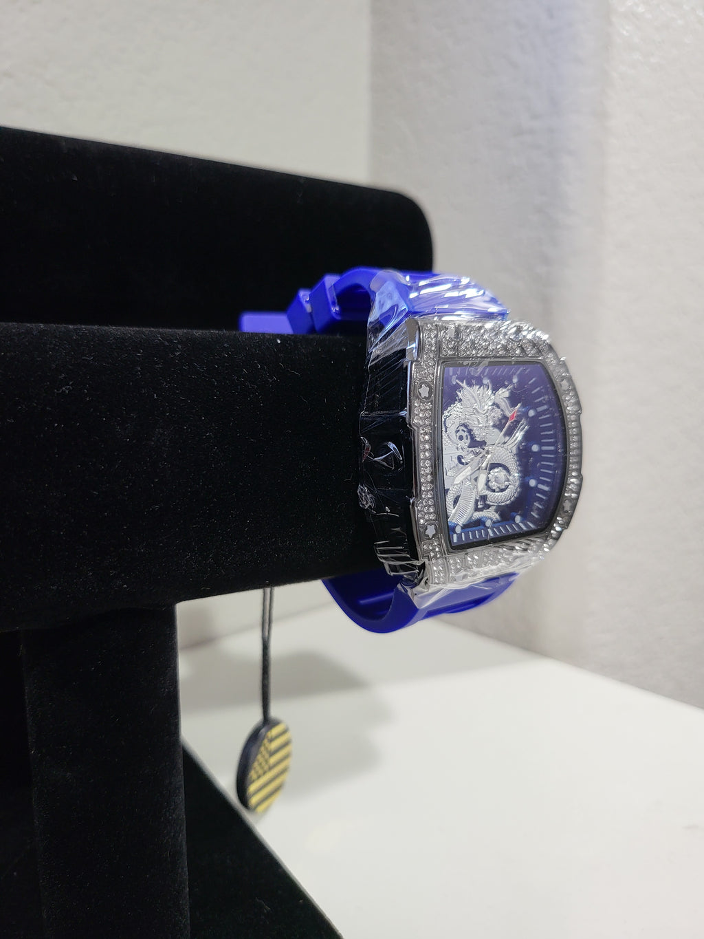 AJ Brand Dragon Iced-Out Watch – Blue Silicone Luxury Fashion Timepiece