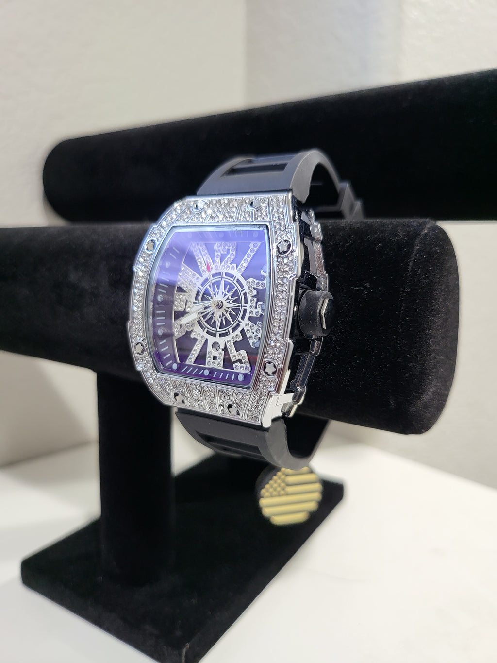 AJ Brand Black Iced-Out Watch – Luxury Silicone Strap Fashion Timepiece
